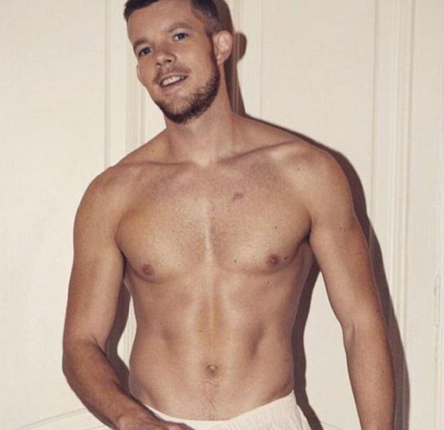 Russell Tovey desnudo