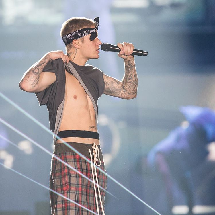 Justin Bieber sin ropa de gira