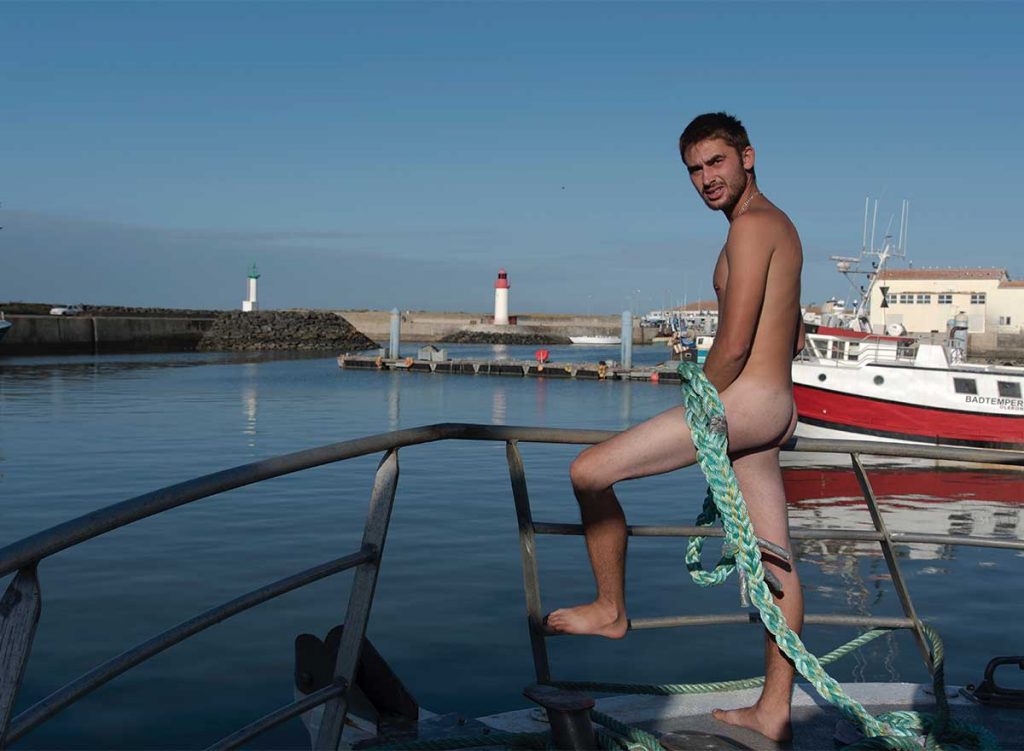 Pescadores desnudos en su calendario 2017