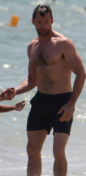 Hugh Jackman, buenorro en la playa