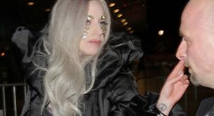 Lady Gaga te toma la temperatura.