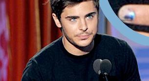 Zac Efron se pinta las uñas de azulito