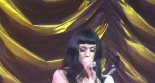 Katy Perry versiona a Lady Gaga en plan acústico