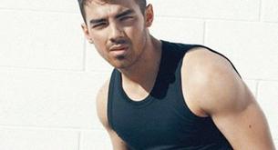 Joe Jonas ya es un hombrecito