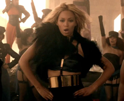 Beyoncé, súper hembra en el videoclip de 'Girls'