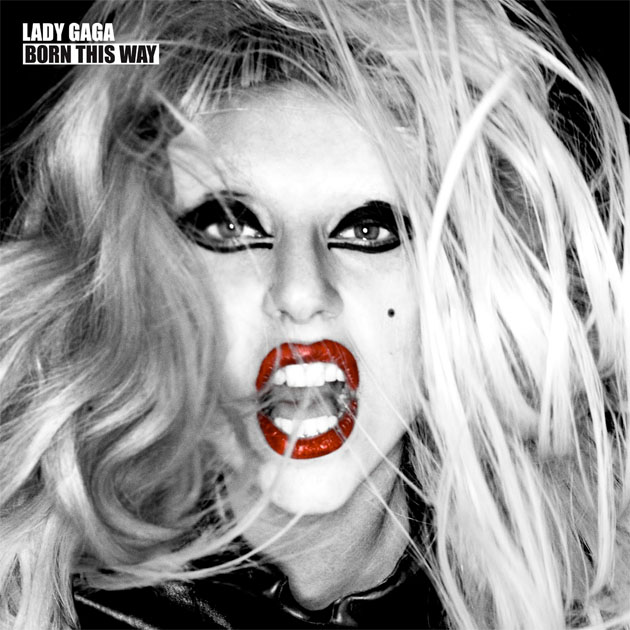 Lady Gaga se raya con el saxo en 'Hair'