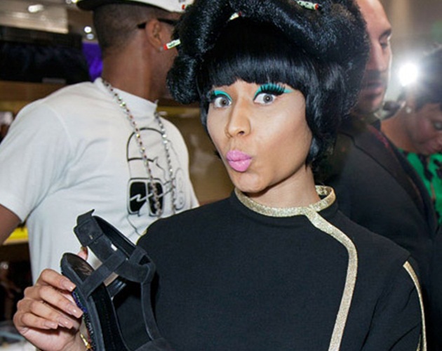 Nicki Minaj se disfraza de japonesa en la Fashion Night Out de Vogue