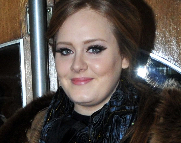 Adele ya ha entrado al quirófano a operarse la garganta