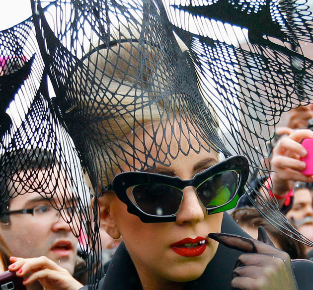 Lady Gaga inaugura 'Born This Way Foundation' en Harvard