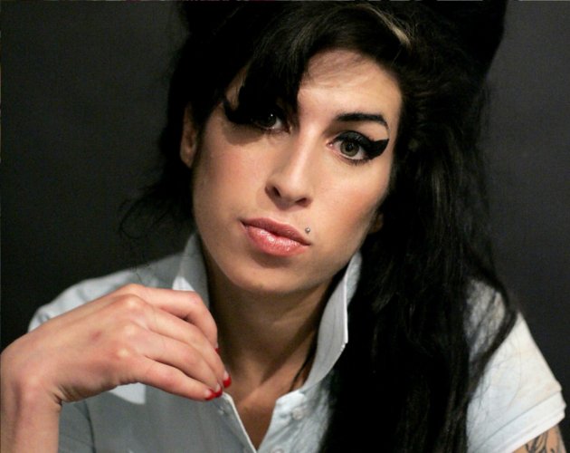 Un cuadro hecho con sangre de Amy Winehouse se vende por 56.000 dólares
