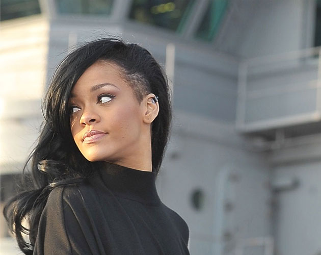 Rihanna demanda a sus ex contables