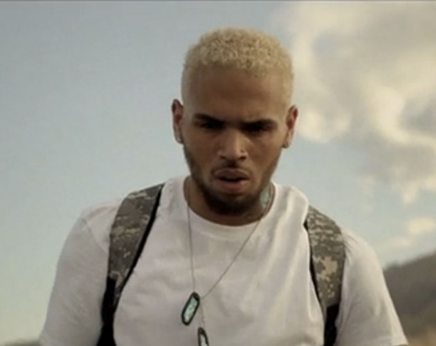 Chris Brown salva el mundo en 'Don't Judge Me'