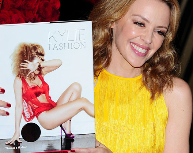 Kylie presenta su libro 'Kylie Fashion' en Harrods