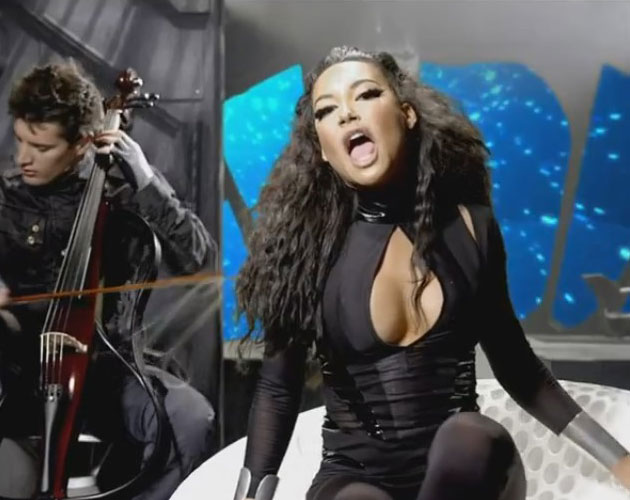 Naya Rivera de 'Glee' versiona 'Supermassive Black Hole' de Muse en un videoclip