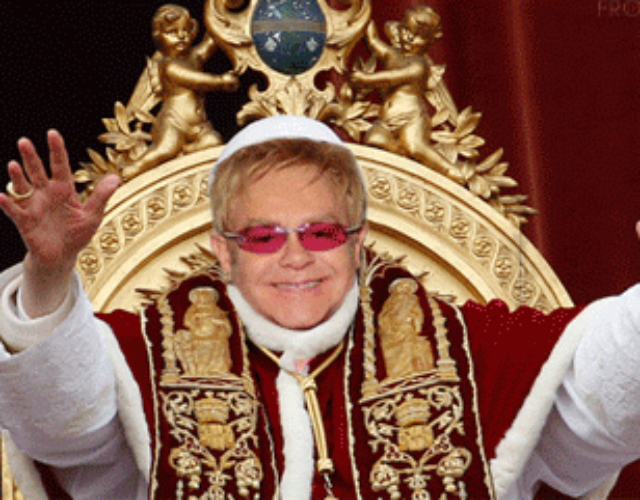 Elton John defiende al Papa Francisco