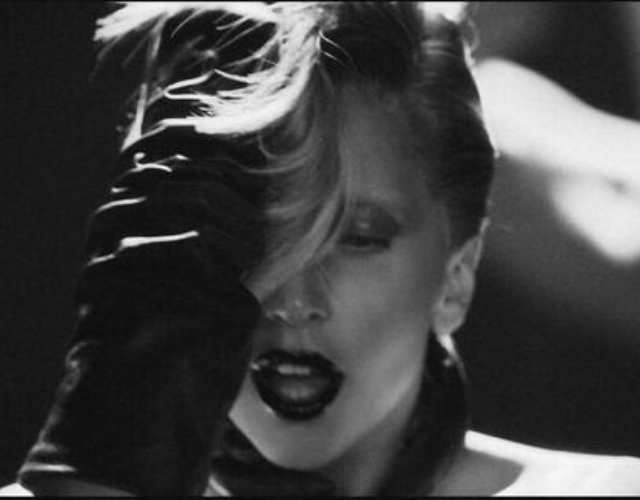 Lady Gaga estrena el vídeo de 'Applause'