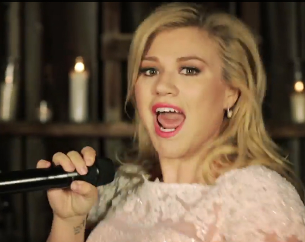 Kelly Clarkson estrena el vídeo de 'Tie It Up'