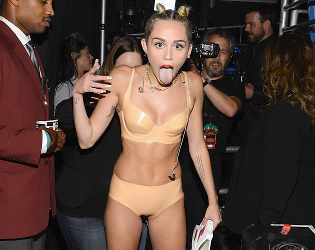 Miley Cyrus defiende el consumo de drogas
