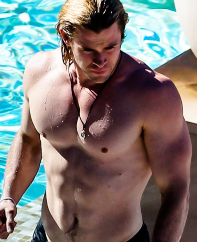 Fotos de Chris Hemsworth desnudo antes de Thor 2