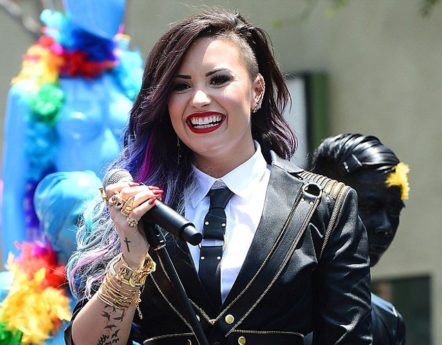 Demi Lovato avanza el vídeo de 'Really Don't Care' grabado en el Orgullo Gay de Los Ángeles