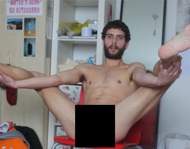 Hombres desnudos bailando con sus penes en 'Dancers' de Antonio da Silva