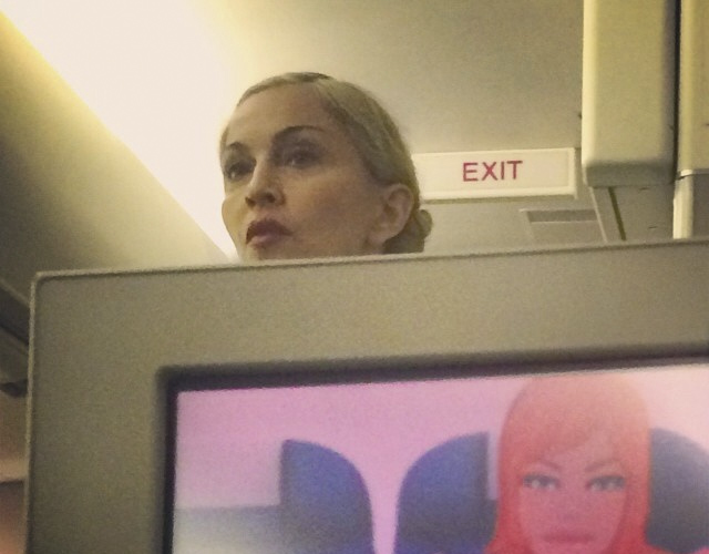 Madonna, pillada en un vuelo comercial con su hija Lola