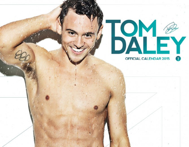 Tom Daley mojado en su calendario oficial de 2015