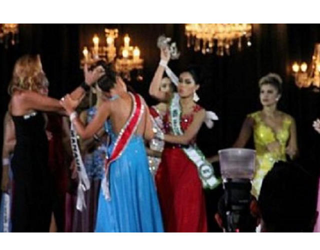 Pelea entre las finalistas de Miss Amazonas 2015