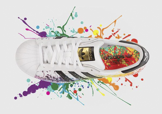 Adidas relanza sus clásicas zapatillas con un homenaje al orgullo LGBT