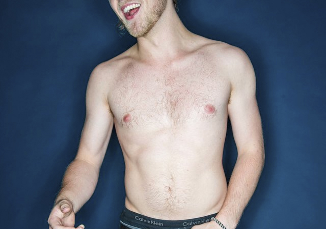 Hombres desnudos para mostrar sus inseguridades físicas
