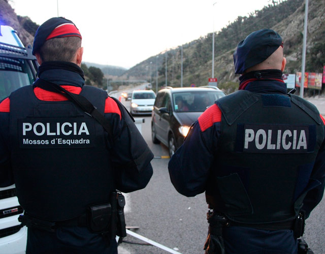 Pena de cárcel para dos mossos por una agresión homófoba en Barcelona