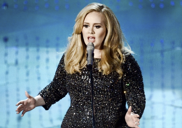 Adele vende un millón en su segunda semana y hace historia