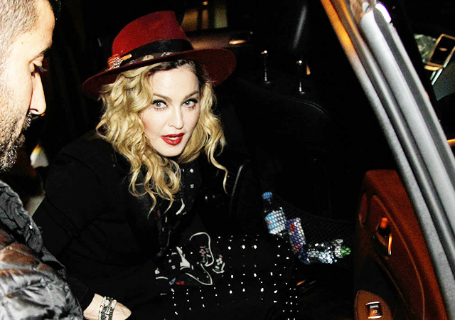 Madonna usa un falso coche de policía para evitar el tráfico