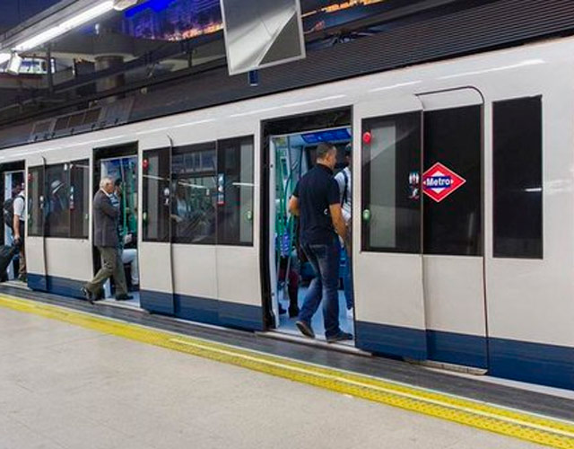 Polémica por los pases de metro gratis para transexuales en Madrid