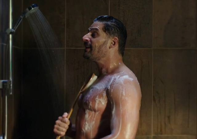 Joe Manganiello desnudo en la ducha de 'Pee-Wee’s Big Holiday'