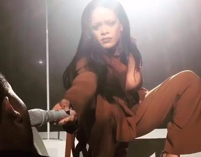 Un fan deja alucinando a Rihanna en concierto al cantar mejor que ella