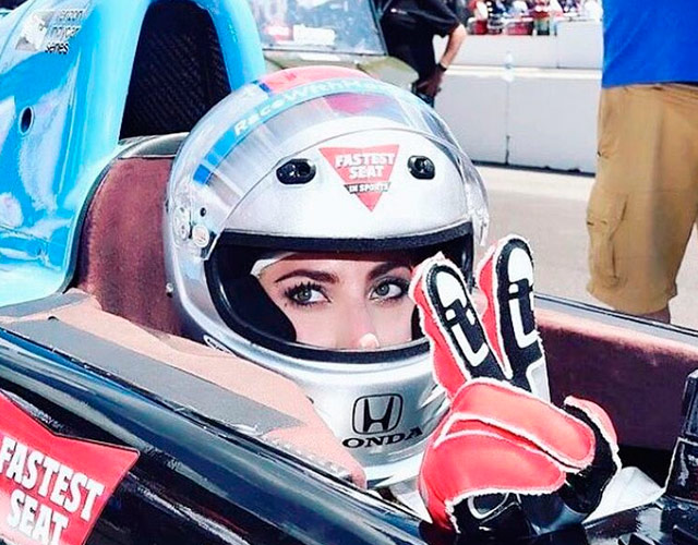 Lady Gaga, piloto de carreras en las 500 millas de Indianápolis