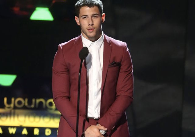 Nick Jonas, pillado con una erección en una gala de premios