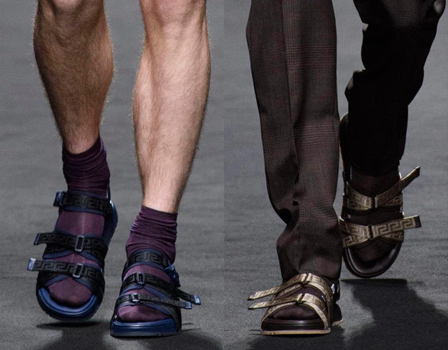 Sandalias con calcetines, entre las tendencias de Milan Fashion Week