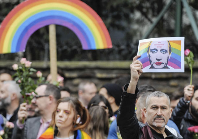 ¿Qué hacen los políticos para evitar la masacre gay de Chechenia?