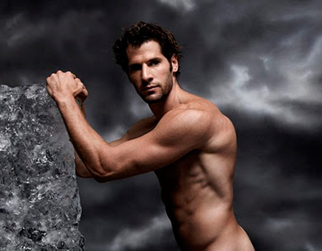 El deportista Ryan Kesler desnudo en un anuncio