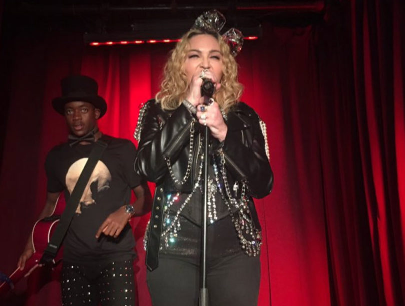 Madonna apareció en Stonewall Inn y dio un discurso muy emotivo 1
