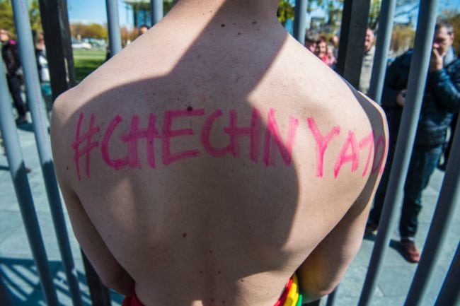 Gays agredidos sexualmente con bastones eléctricos en Chechenia 2