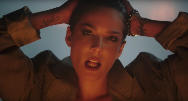 Halsey lanza el vídeo de 'Nightmare' con Cara Delevingne