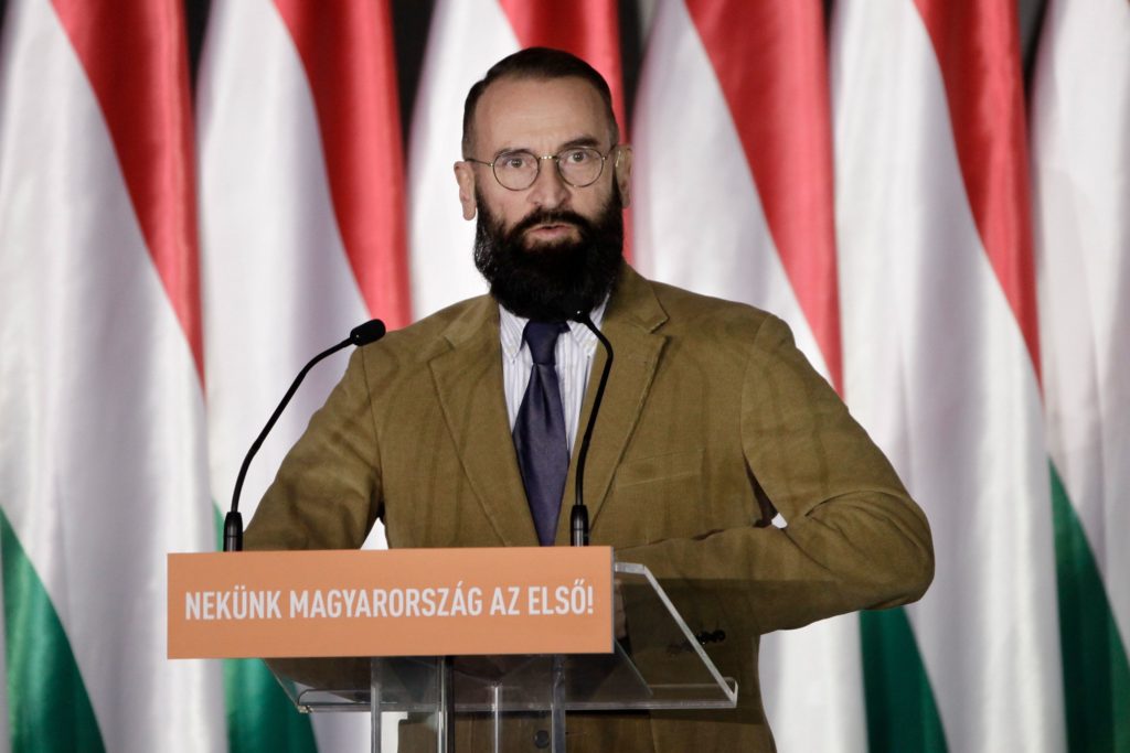 El homófobo eurodiputado húngaro, pillado en una orgía gay
