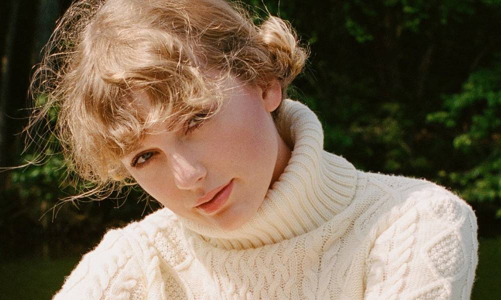 Taylor Swift anuncia otro nuevo álbum sorpresa y "disco hermano" de Folklore