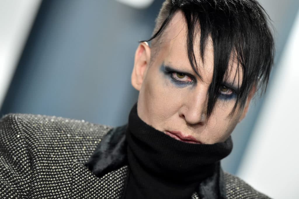 Marilyn Manson acusado de apuntar con una pistola a la cabeza de una estilista de moda