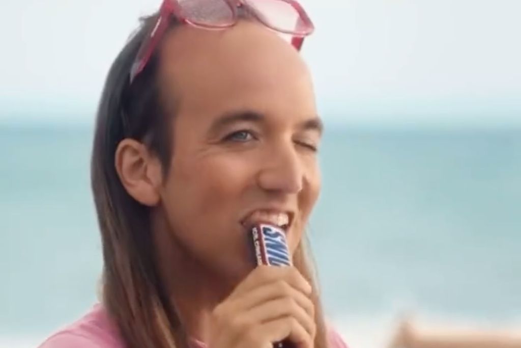 Snickers se disculpa por un anuncio tremendamente homófobo