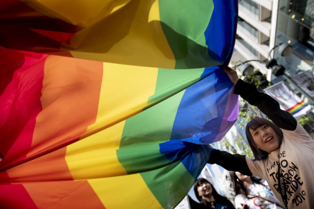 Un político japonés llama enfermas a las personas LGTB+