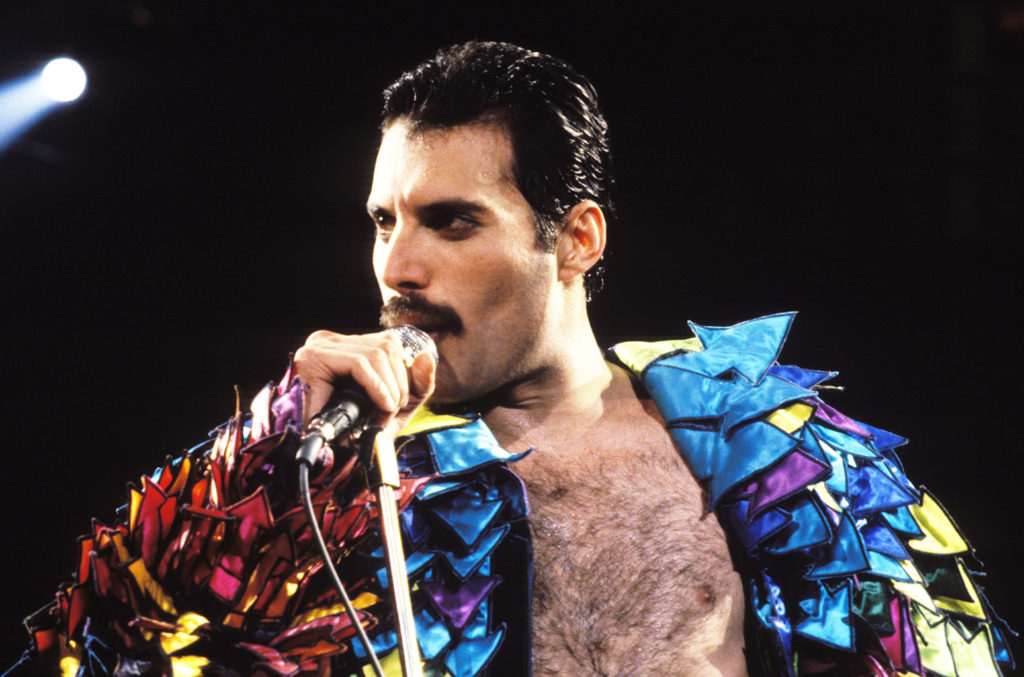 13 increíbles, valientes y atrevidos momentos queer de Freddie Mercury